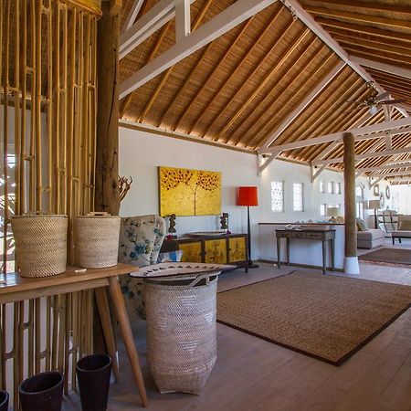Villa Shelra ギリ島 エクステリア 写真