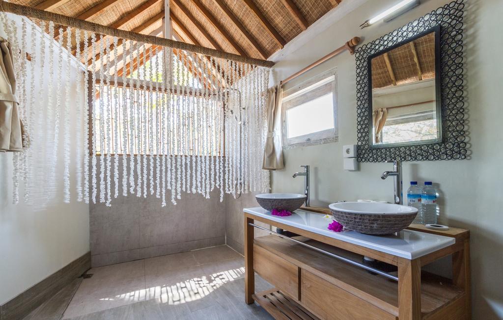 Villa Shelra ギリ島 エクステリア 写真