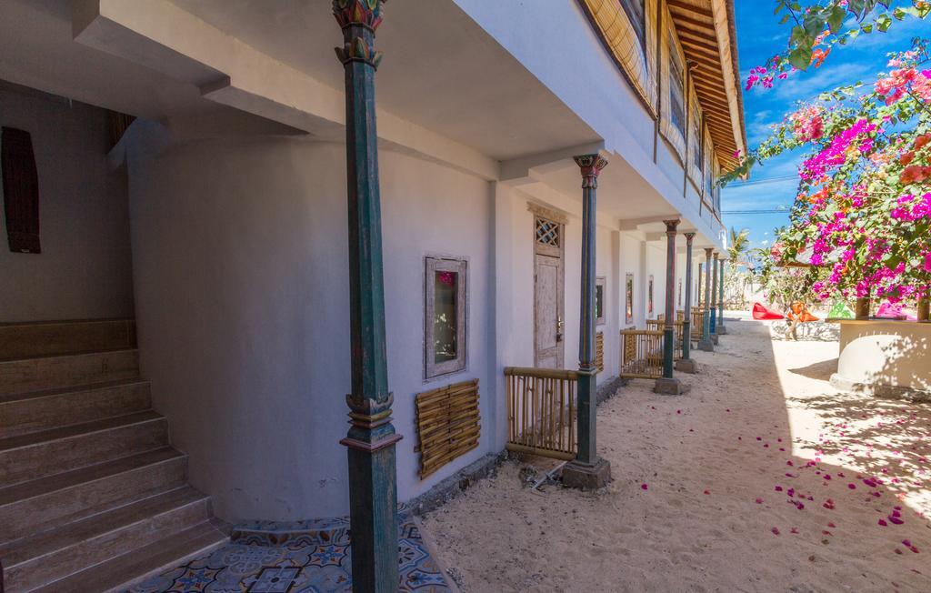 Villa Shelra ギリ島 エクステリア 写真