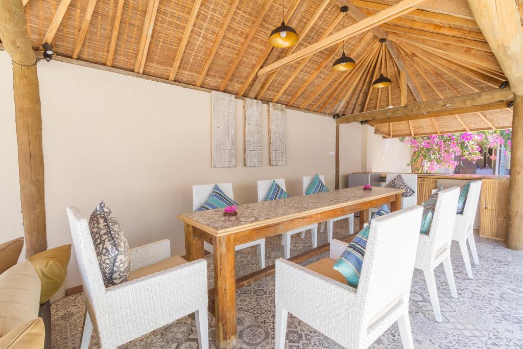 Villa Shelra ギリ島 エクステリア 写真