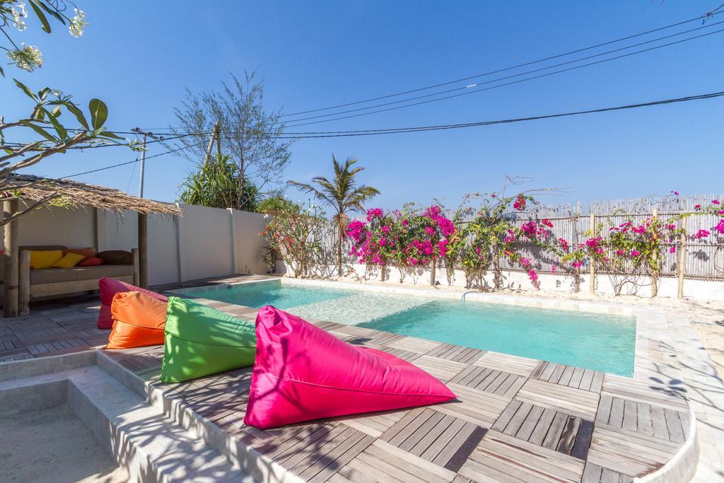 Villa Shelra ギリ島 エクステリア 写真